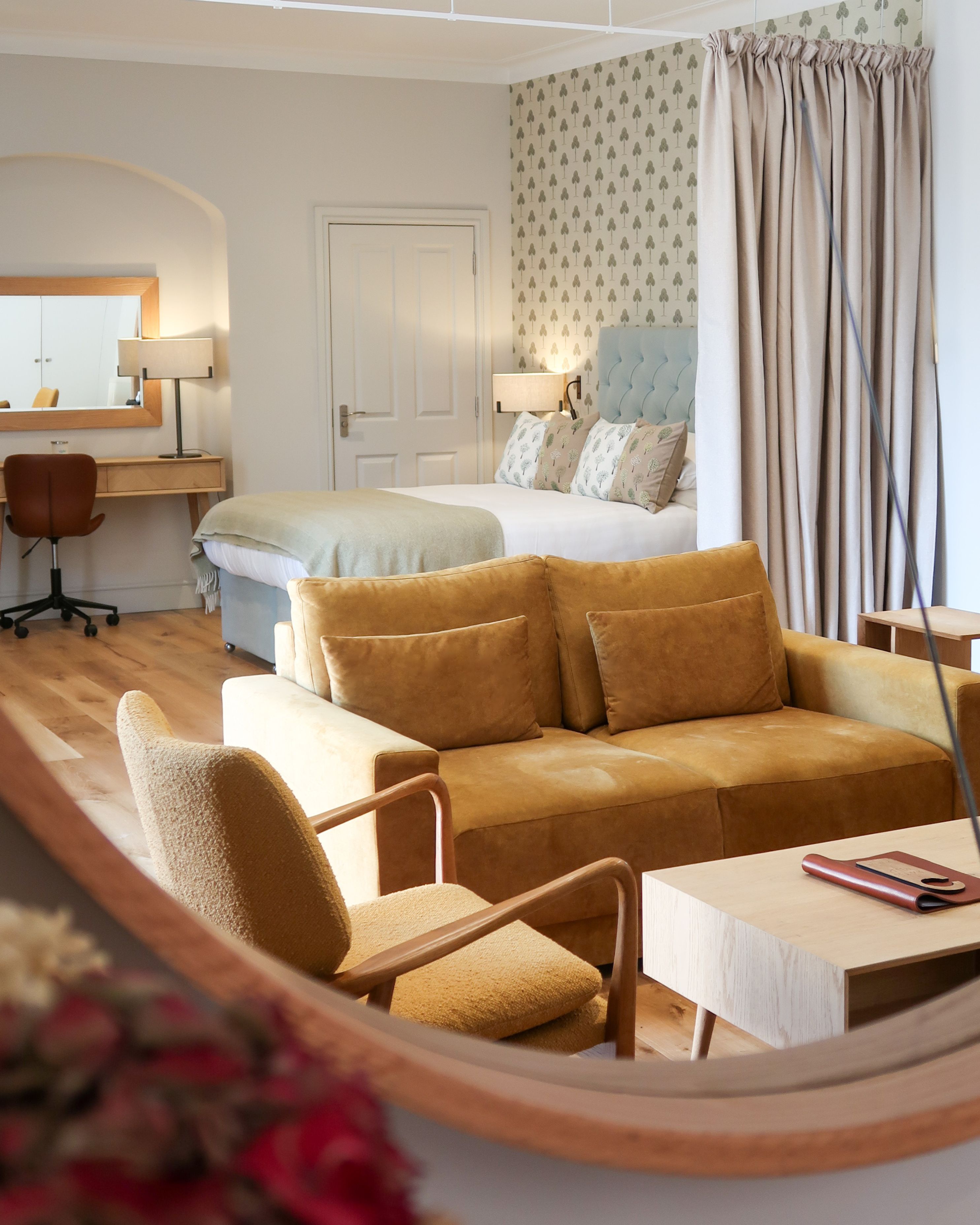 Post 08.1 Mulberry Suite